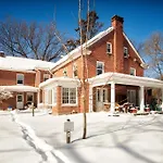 Candlelight Inn Bed And Breakfast